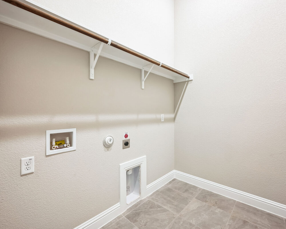 325_Crescent_Heights_Dr_Georgetown_TX_78628_USA-Living_room-DSC_6213