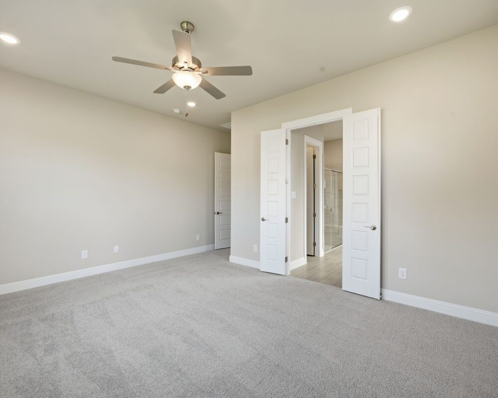 29_14529_Capridge_Rd_Aledo_TX_76008_USA-Bedroom-BEV00957